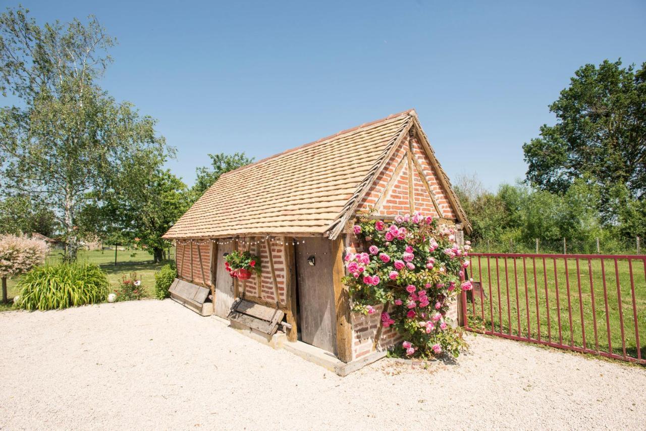 La Maison Du Bonheur Saint-Martin-en-Bresse Exterior foto
