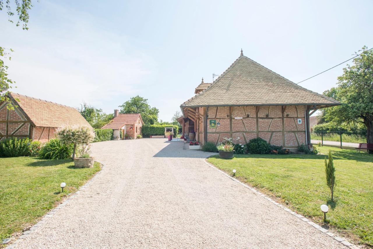 La Maison Du Bonheur Saint-Martin-en-Bresse Exterior foto
