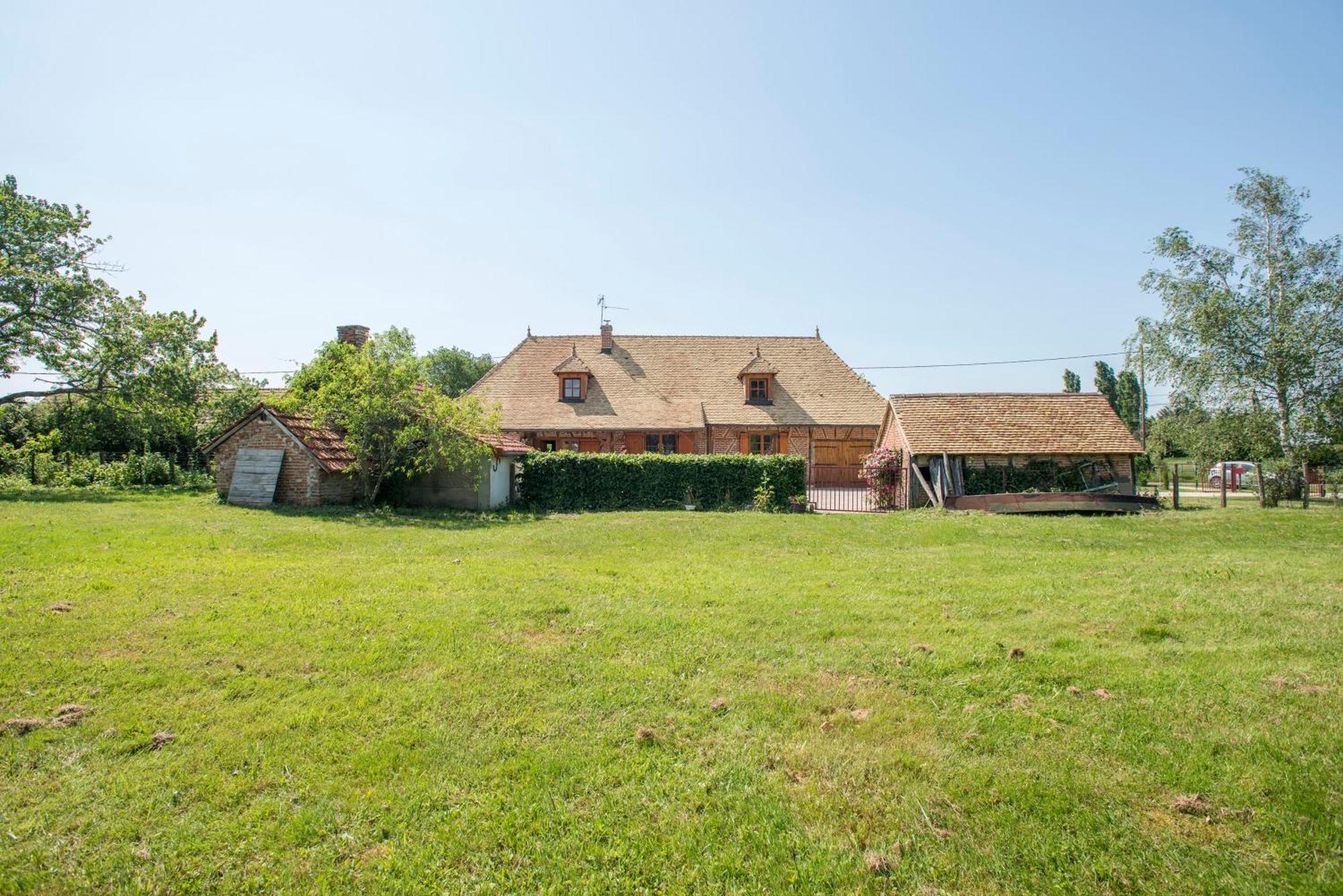 La Maison Du Bonheur Saint-Martin-en-Bresse Exterior foto
